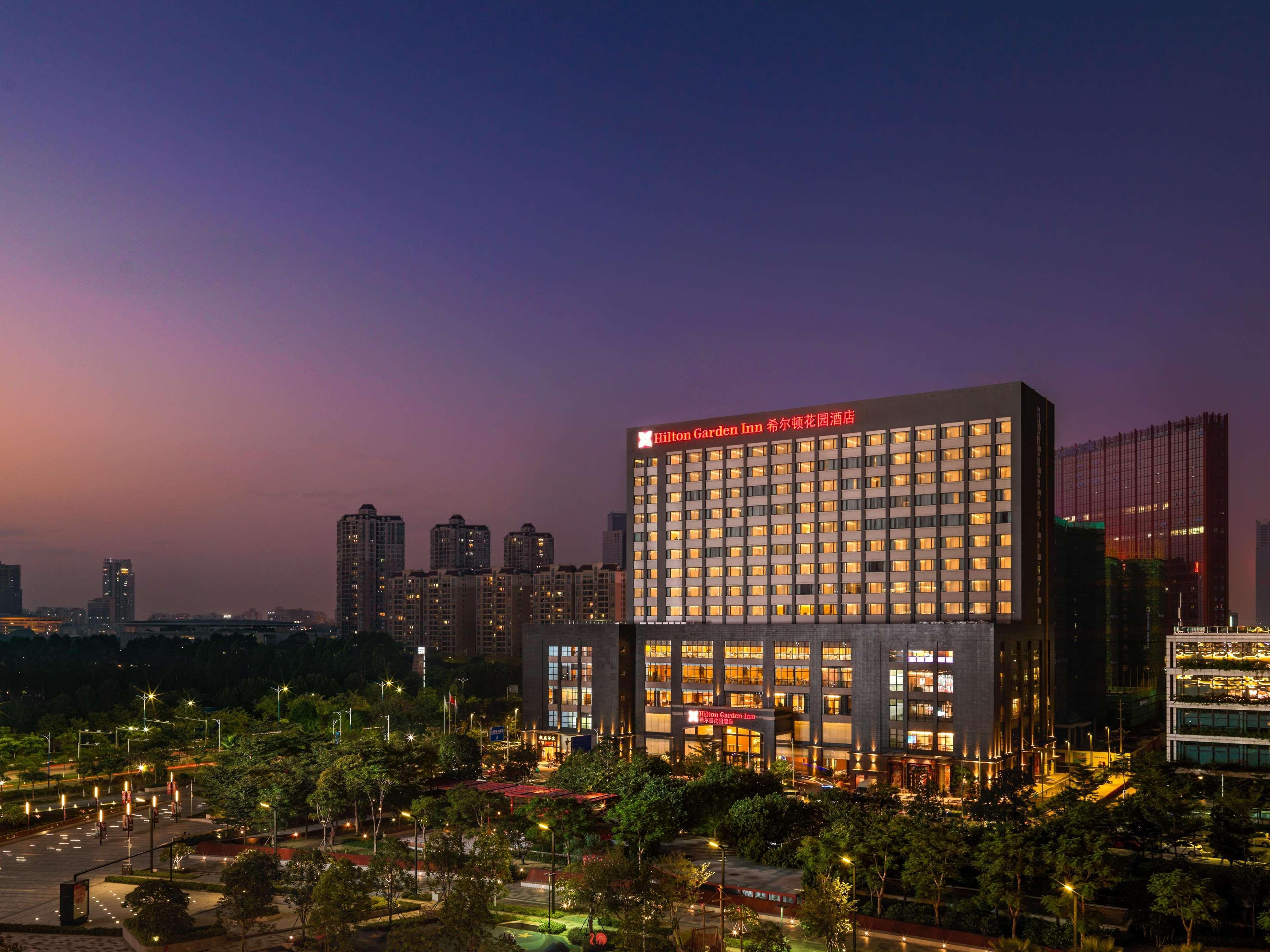 Hilton Garden Inn Foshan Exteriör bild