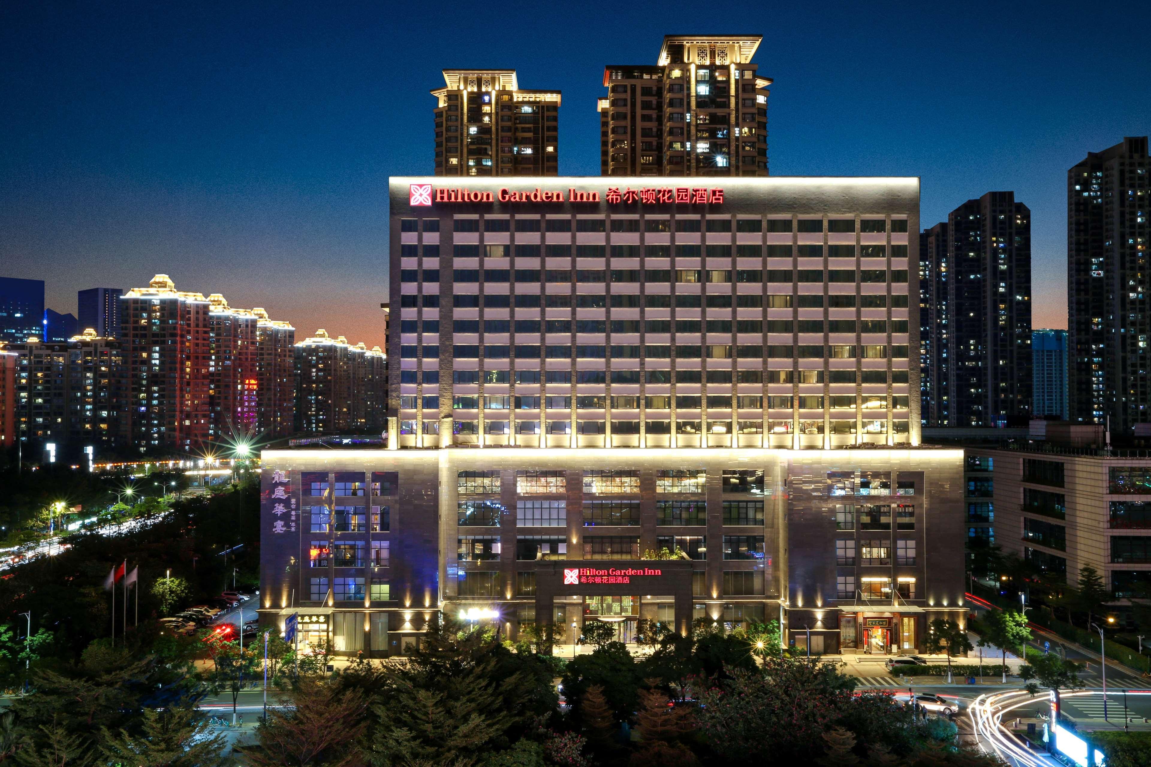 Hilton Garden Inn Foshan Exteriör bild